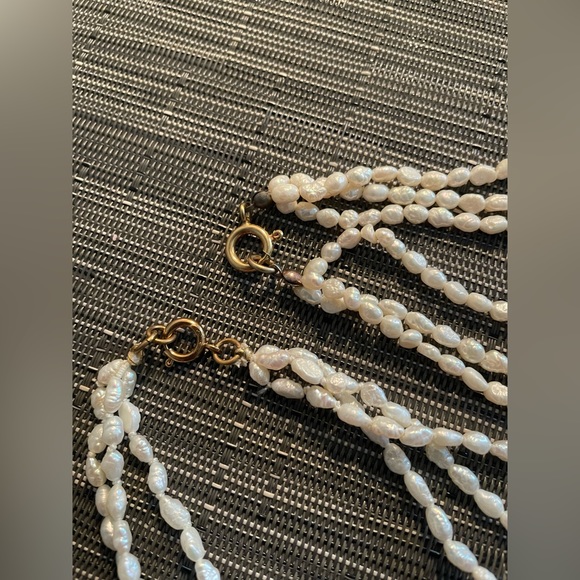 Two matching pearls strands - Picture 3 of 3